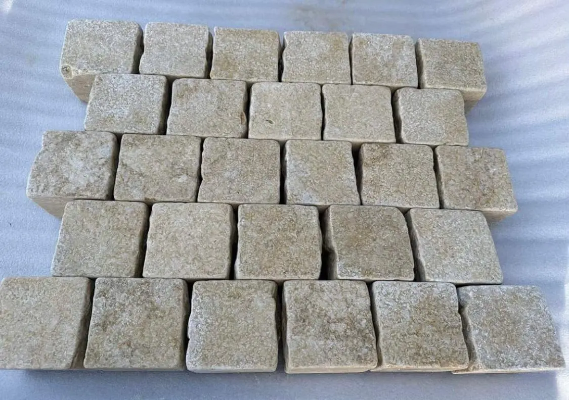 Rundom Size Marble