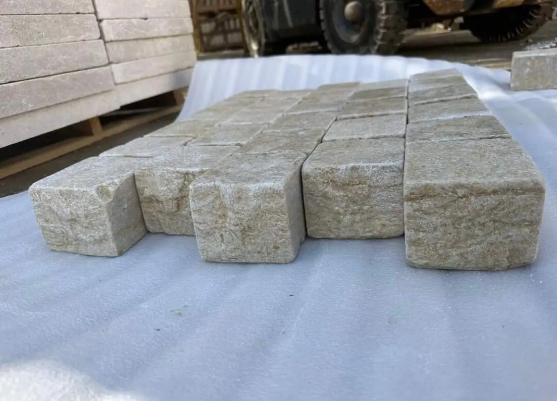 Rundom Size Marble